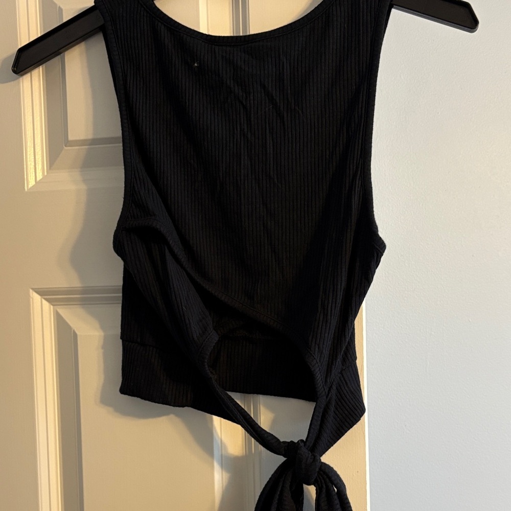 PacSun Black Ribbed Crop Top - Picture 2 of 3